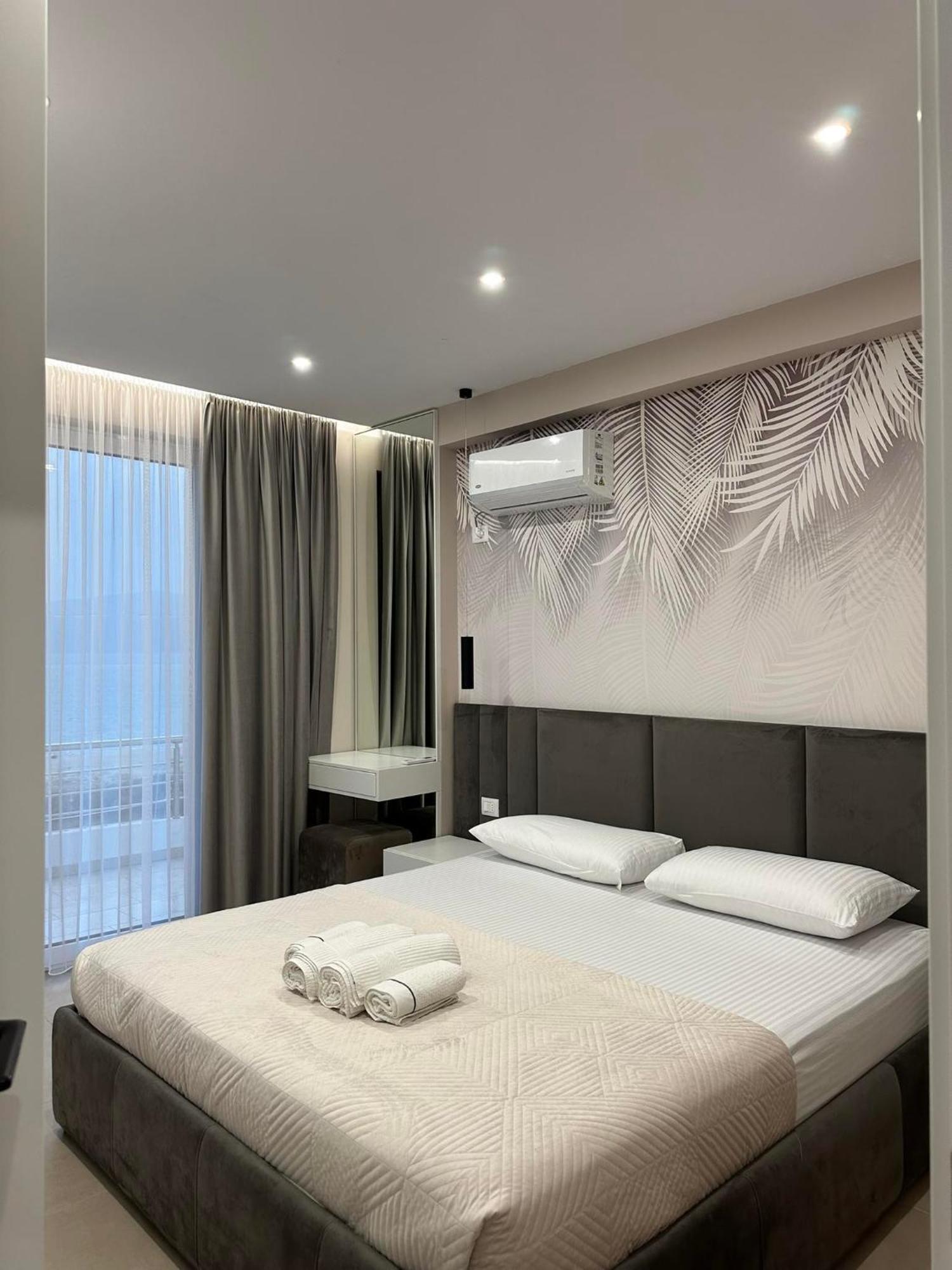 Sea View Apartment Luxury Vlorë Екстериор снимка