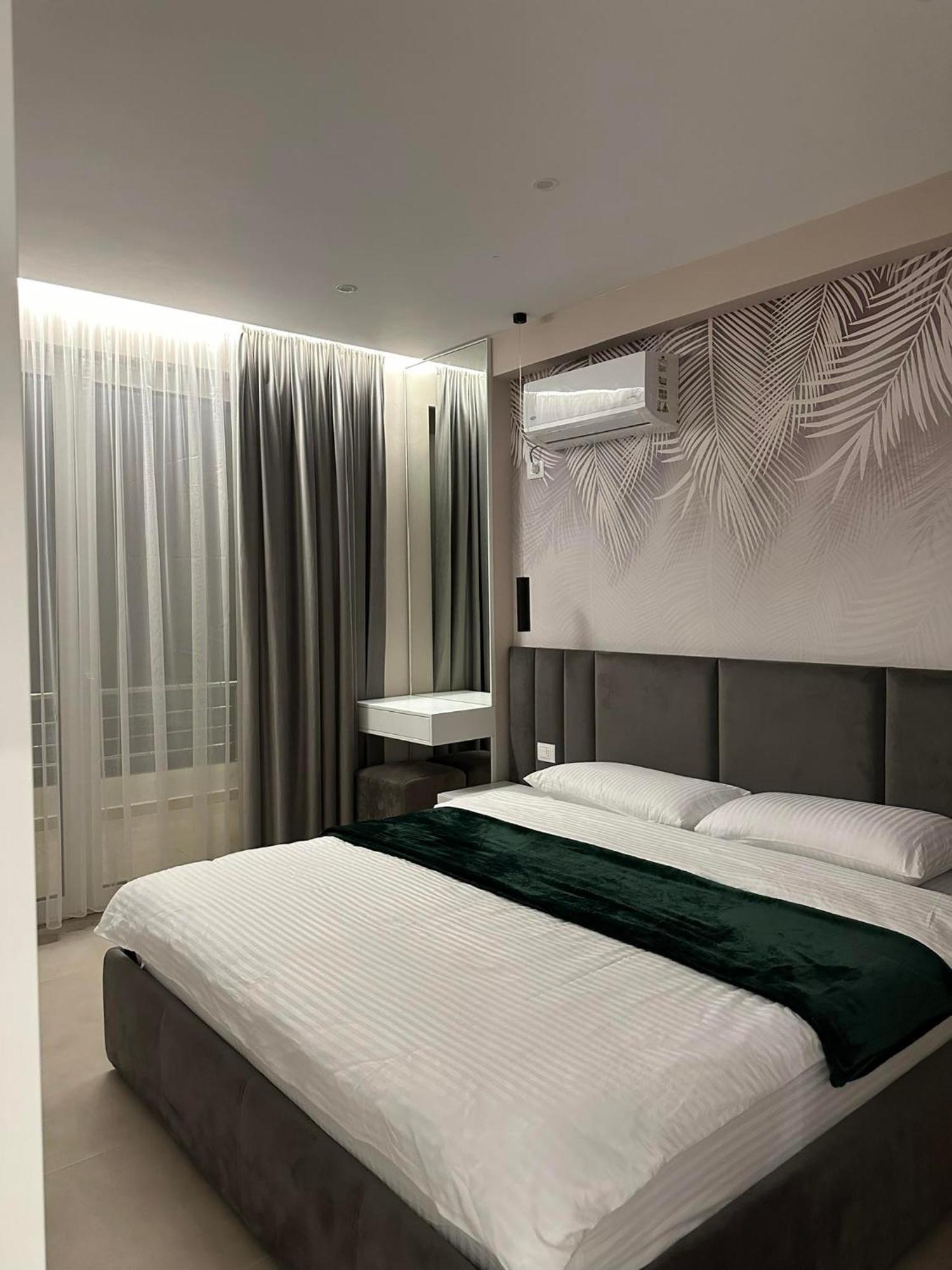 Sea View Apartment Luxury Vlorë Екстериор снимка