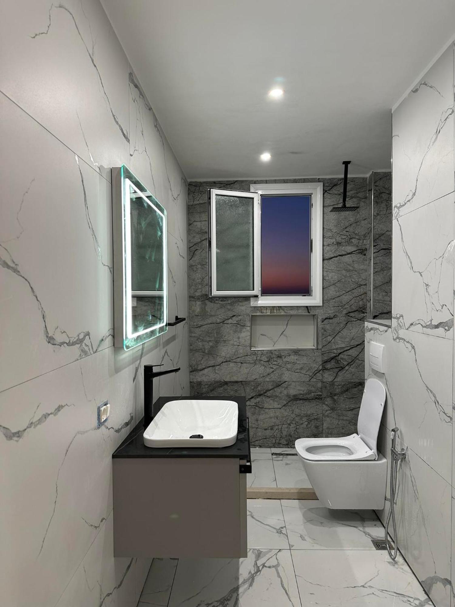 Sea View Apartment Luxury Vlorë Екстериор снимка