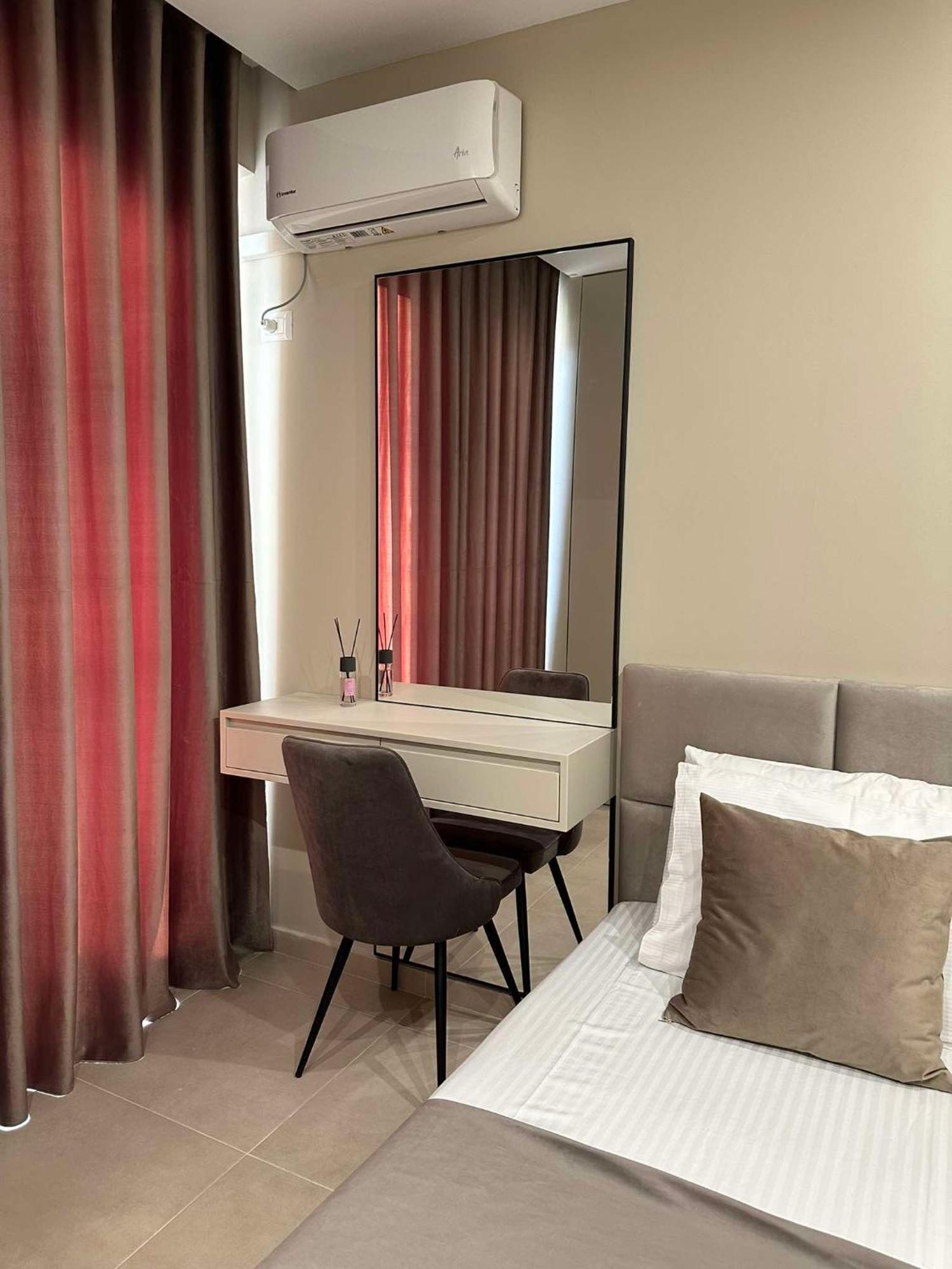 Sea View Apartment Luxury Vlorë Екстериор снимка