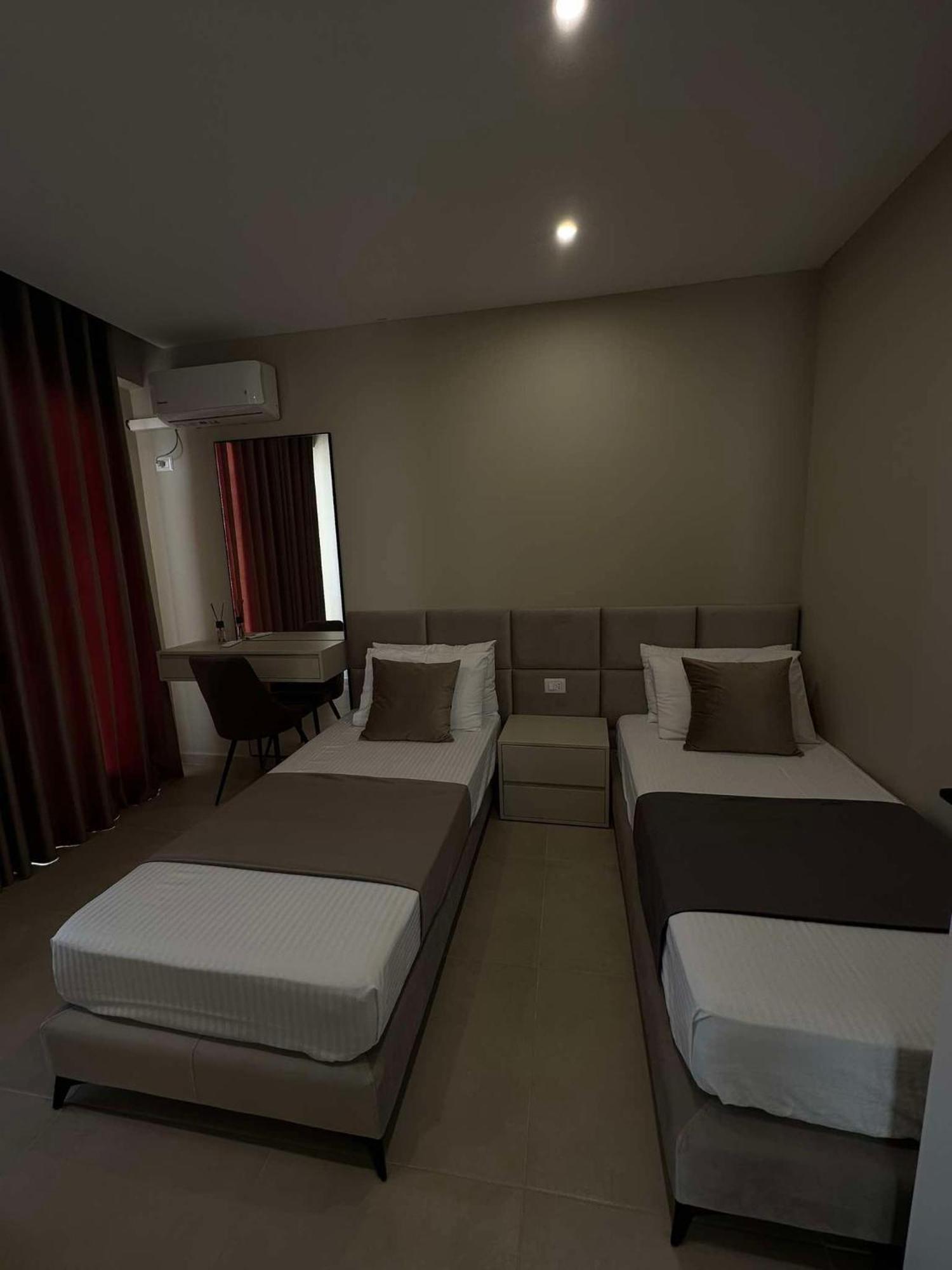 Sea View Apartment Luxury Vlorë Екстериор снимка